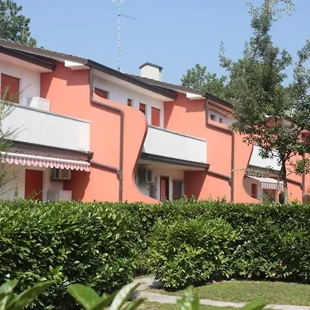 Cozy Flat With Garden And Swimming Pools-beahost Bibione