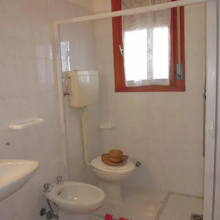 Cozy Flat With Garden And Swimming Pools-beahost