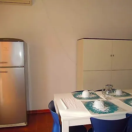 Cozy Flat With Garden And Swimming Pools-beahost