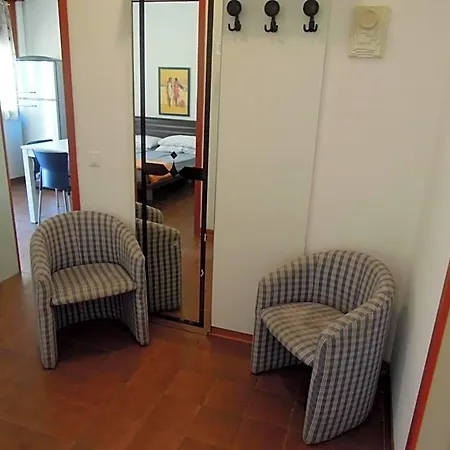 Cozy Flat With Garden And Swimming Pools-beahost *