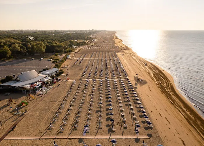 Cozy Flat With Garden And Swimming Pools-beahost Bibione